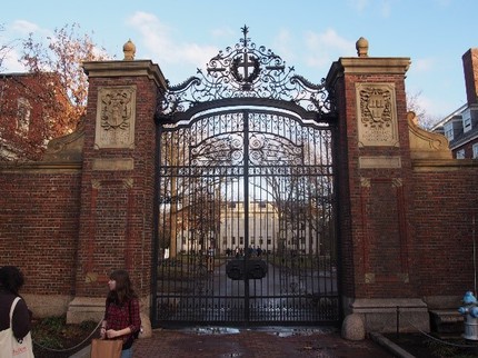 ハーバードの門.jpg
